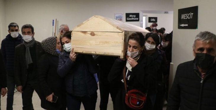 Garibe Gezer’in cenazesinde polis şiddeti: “Cenazesini alın gidin lan!”