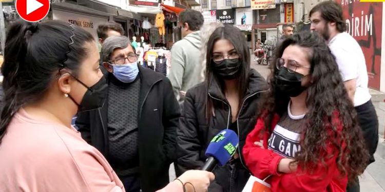 Genç kız, gözyaşlarını tutamadı: Bir ayakkabı alabilmek için iki hafta çalışıyorum, çok acı!