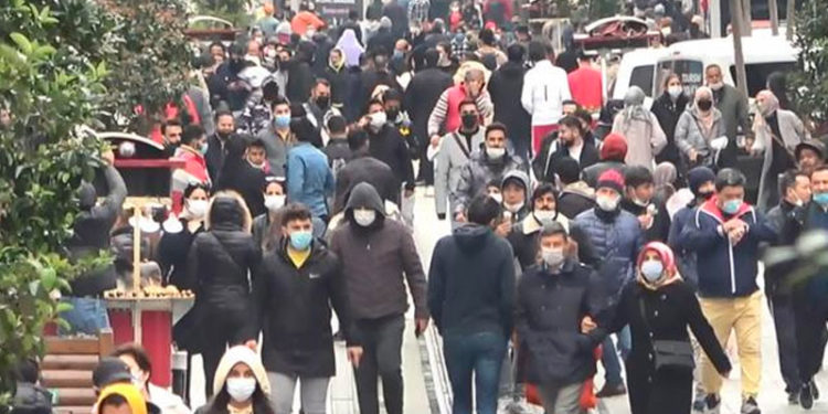 Gençlerin TL ile sınavı: Gelecek kaygısı