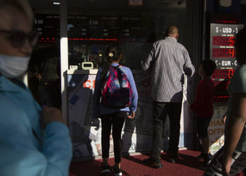 Guardian: Türkiye finansal krizin eşiğinde