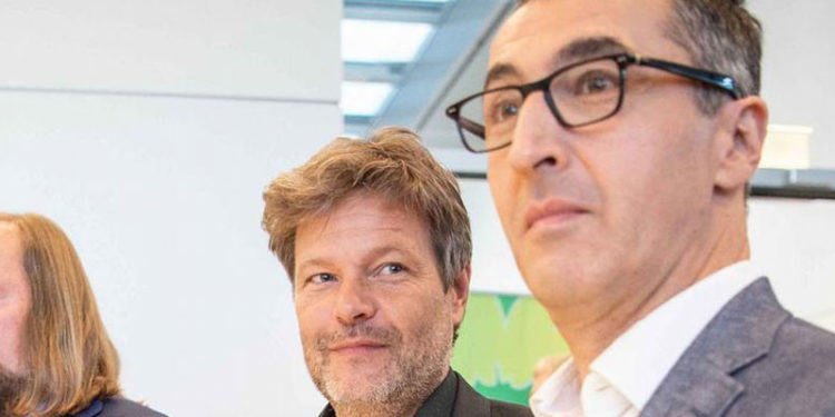 Göçmenlikten Tarım Bakanlığına: Cem Özdemir