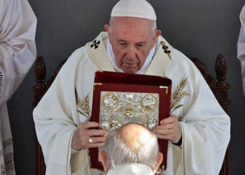 Güney Kıbrıs’ta siyasi ve dini liderler Papa Francis’e Türkiye’yi şikayet etti