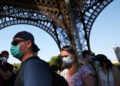 Günlük vaka sayısı 100 bini aştı: Fransa, Covid-19 tedbirlerini sıkılaştırdı