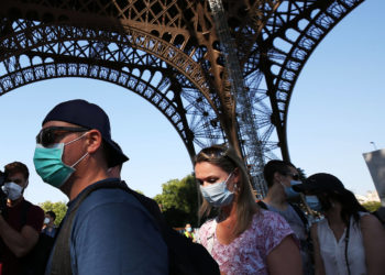 Günlük vaka sayısı 100 bini aştı: Fransa, Covid-19 tedbirlerini sıkılaştırdı