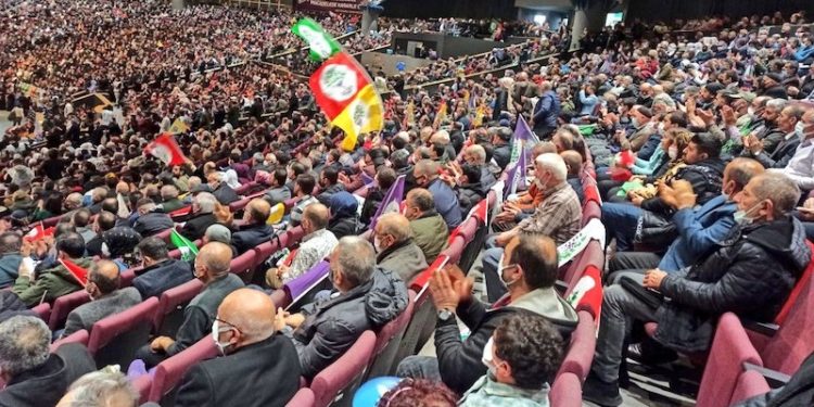 HDP İstanbul kongresinde binler toplandı: Garibe Gezer'e adıyoruz