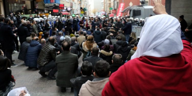 HDP'ye yönelik saldırıya tepki: Kaybedince çetelerini devreye koydular