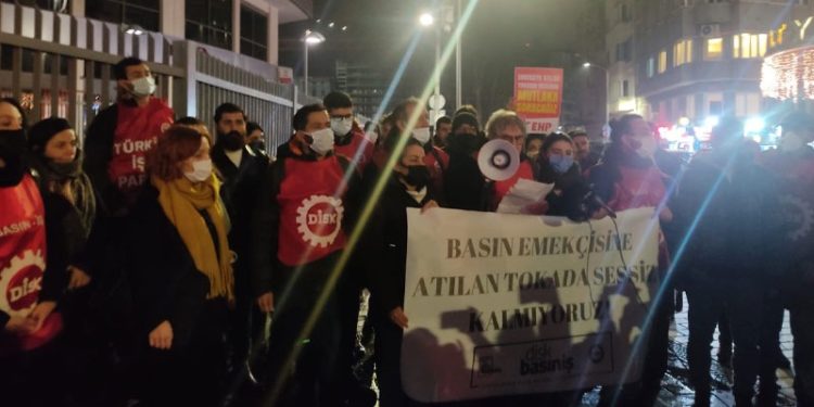 HaberTürk binası önünde Muharrem Sarıkaya protestosu