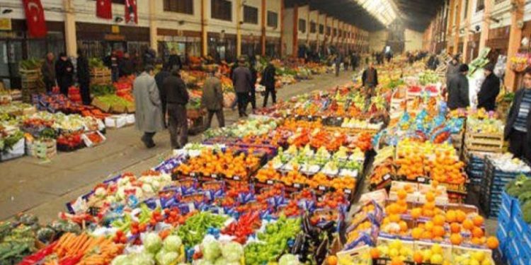 Hal esnafı: Mazot fiyatları düşmezse indirim olmaz