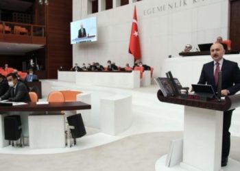 Hasankeyf'e yapılan barajı övdü, 'Tarih katili' tepkisiyle karşılaştı