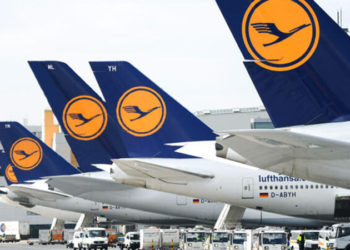 Havayolu şirketi Lufthansa, Omicron varyantının artması üzerine 33 bin seferi iptal etti