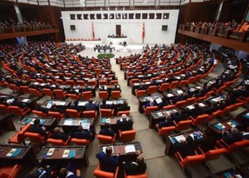 Hekim maaşlarına ek gösterge zammı düzenlemesi, TBMM’de kabul edildi