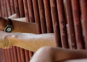 Hindistan'da cezaevine dönmek istemeyen bir adam kendisini ölü göstermek için cinayet işledi