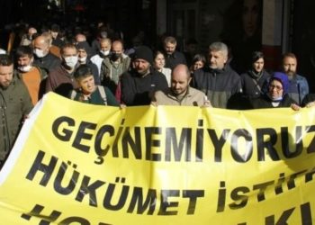 Hopa'da ekonomik kriz protestosu: Halkı intihara sürüklüyorlar