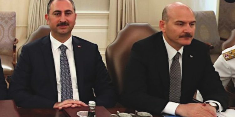 'Hukuk' tartışması yaşayan bakanlardan Soylu geri adım attı