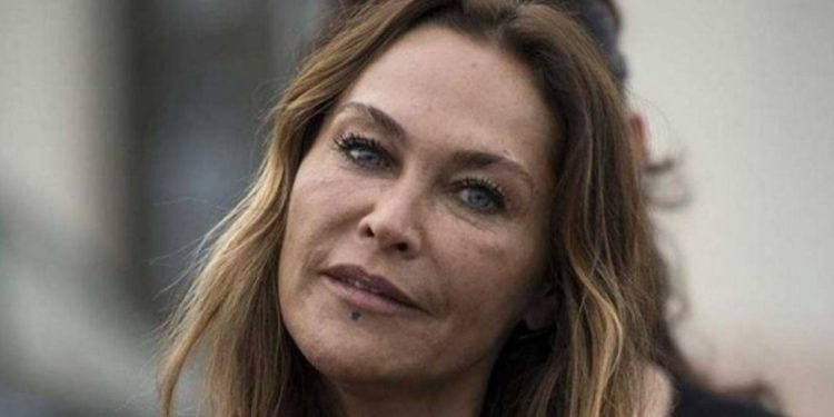 Hülya Avşar'ın ekonomi yorumu: Gerekirse simit yenecek