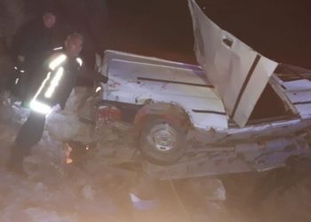 Iğdır'da göçmenleri taşıyan minibüs devrildi: 3 yaralı