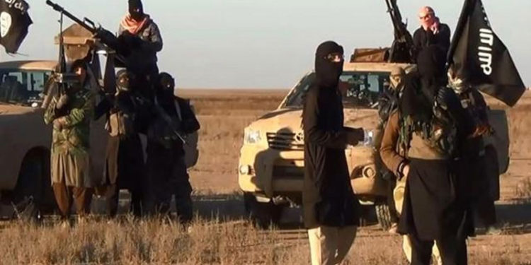 IŞİD Irak'ta bir köye saldırdı bir kasabayı da kontrol altına aldığı iddia edildi