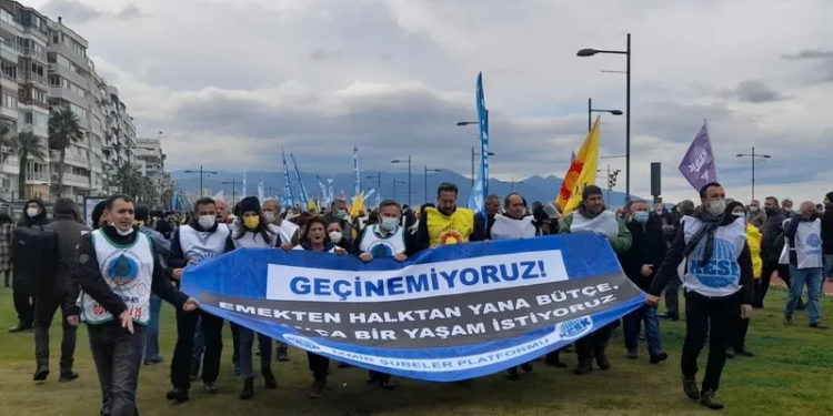 KESK'ten "Geçinemiyoruz" mitingi: Sefaleti kalıcı hale getirecek ekonomik düzeni kurtuluş olarak sunmaya çalışıyorlar