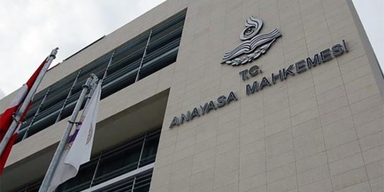 KHK’li sendikalılar için AYM’den emsal niteliğinde karar