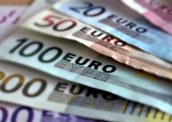 KKTC'de anket: Halkın yüzde 63,79'u para biriminin euro olmasını istiyor