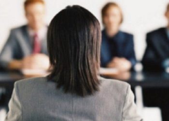 KPSS’de 1.ci olan öğretmen adayları sözlü mülakatta elenince isyan etti