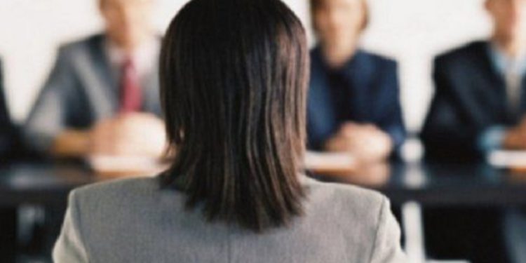 KPSS’de 1.ci olan öğretmen adayları sözlü mülakatta elenince isyan etti