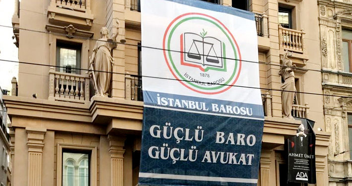 Kadın avukata cezaevinde ‘çıplak aramaya’ tepkiler çığ gibi; Barolar nerede?