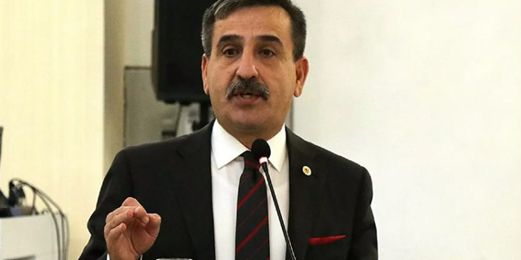 Kamu-Sen Genel Başkanı Kahveci: Mutlaka ek zam ve refah payı uygulamasına ihtiyaç var; yoksa biz 2022 yılını 5+7 ile tamamlayamayız