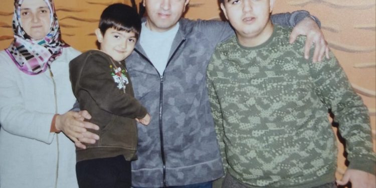 Kanser hastası öğretmen yaşadıkları dramı mektupla anlattı: ‘Dipsiz bir kuyunun içinde debeleniyoruz’