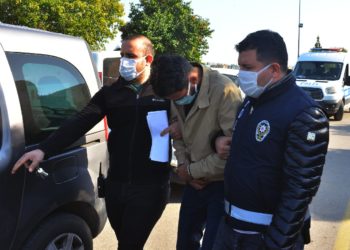 Karısını darp ettikten sonra bıçakla tehdit etti: ‘Sadece birkaç kez vurdum’ deyip serbest kaldı