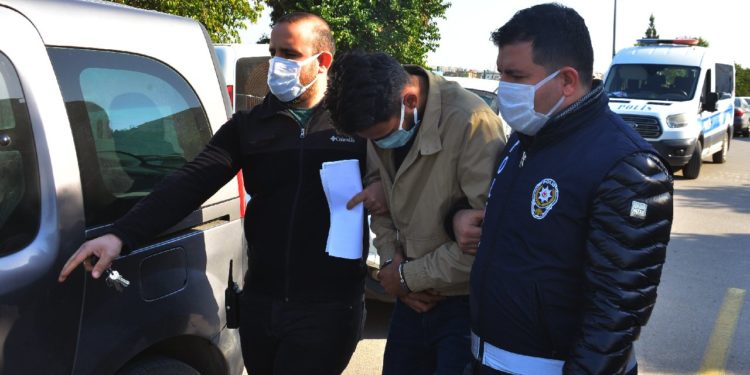 Karısını darp ettikten sonra bıçakla tehdit etti: ‘Sadece birkaç kez vurdum’ deyip serbest kaldı