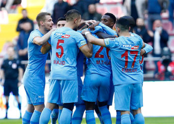 Kayserispor, Antalyaspor karşısında 9 kişiyle kazandı