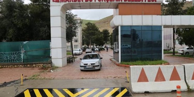 Kayyım yönetimindeki belediye taşınmazlarını satışa çıkardı