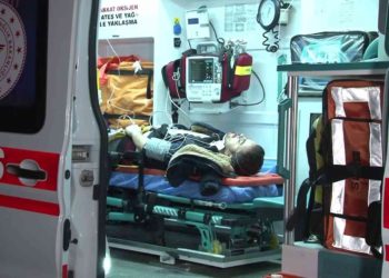 Kazada yaralandı kameralara bağırdı: Çek kanka çek