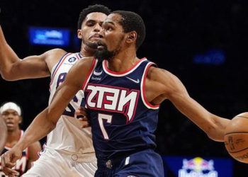 Kevin Durant'ten Philadelphia potasına 34 sayı