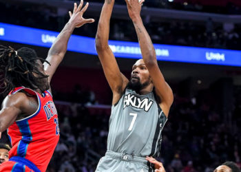 Kevin Durant'ten Pistons potasına 51 sayı