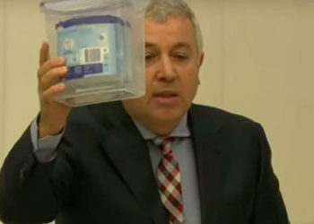 Kilitli bebek maması ile kürsüye çıkan CHP'li Arık: Ben hangi bütçeden bahsedeyim