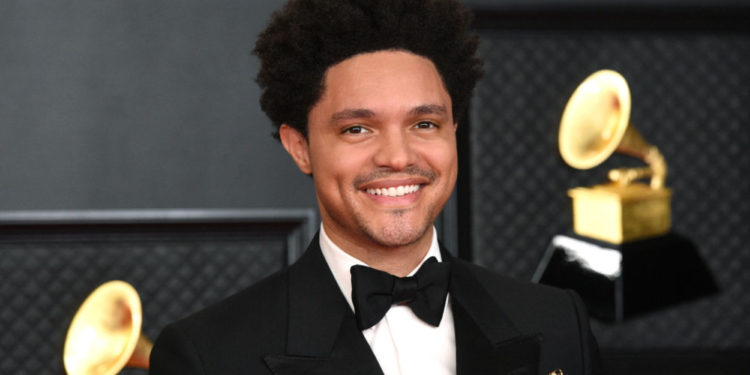 Komedyen Trevor Noah, "kalıcı sorunlarla sonuçlanan ihmal" nedeniyle tedavi gördüğü hastaneye dava açtı