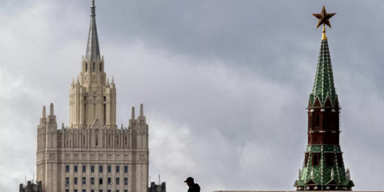 Kremlin: Türkiye'nin Ukrayna'ya SİHA satmasını eleştiriyoruz çünkü bu Kiev'i iç sorunlarını şiddetle çözmeye itebilir