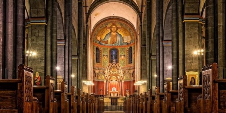 Kronen Zeitung: Ekonomik krizdeki Türkiye kiliseleri satışa çıkardı