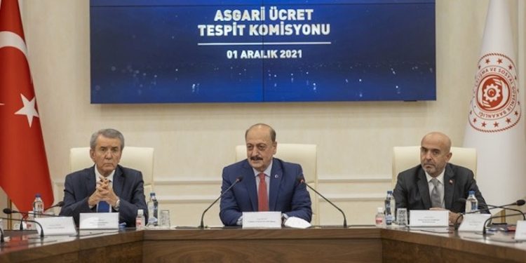 Kulis: Asgari ücrette tarafların anlaştığı rakam belli oldu