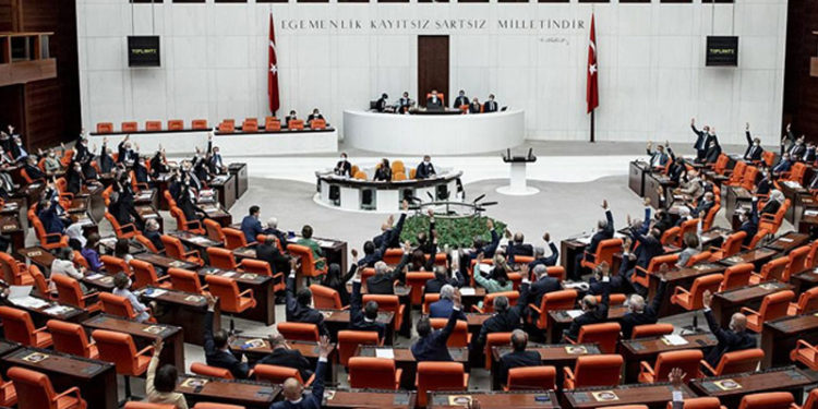 Kulis | Eski vekiller, maaşlarına enflasyon oranında artış istedi, düzenleme için parti yönetimlerini ziyaret etti