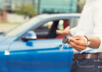 Kurlardaki gerilemenin etkisiyle araç fiyatları düşüşe geçti