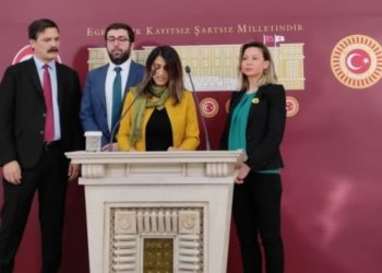 Kuruluşu engellenen Yeşiller, Meclis k&uuml;rs&uuml;s&uuml;nden İ&ccedil;işleri&rsquo;ne seslendi