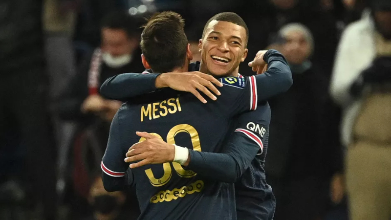 Kylian Mbappe, Paris formasıyla Ligue 1'de 100. golüne ulaştı