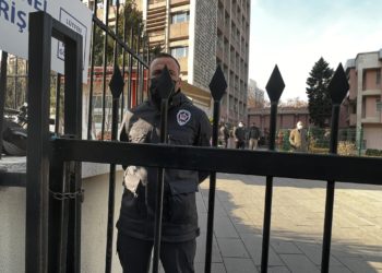 Kılıçdaroğlu’nun ziyareti öncesi MEB’in kapısına zincirli kilit