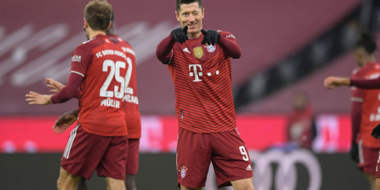 Lewandowski 50 yıllık rekoru kırdı!