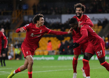 Liverpool, Wolverhampton'ı son dakika golüyle devirdi; liderlik koltuğuna oturdu