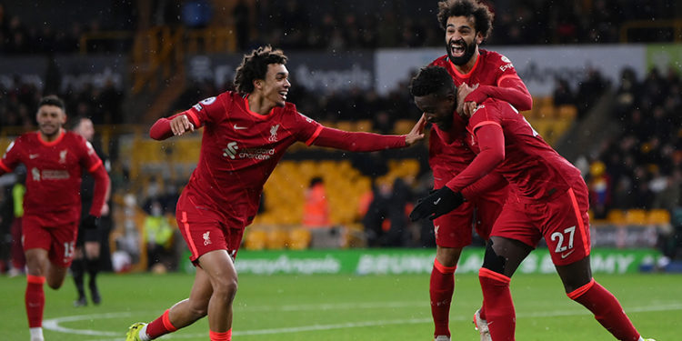 Liverpool, Wolverhampton'ı son dakika golüyle devirdi; liderlik koltuğuna oturdu