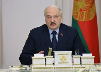 Lukaşenko'dan NATO'ya tehdit: Rus nükleer silahı alırız